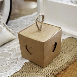Boîte cube coeur et cordelette Marron - pièce